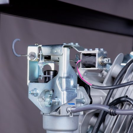 Бензиновый генератор с электростартером и коннектором автоматики FUBAG BS 7500 A ES в Уфе фото